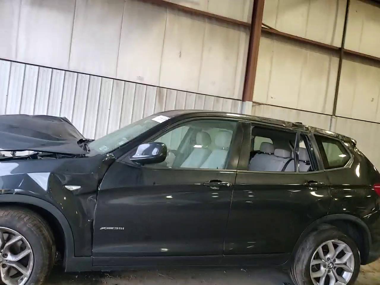 Фото: 5UXWX7C52DL981859