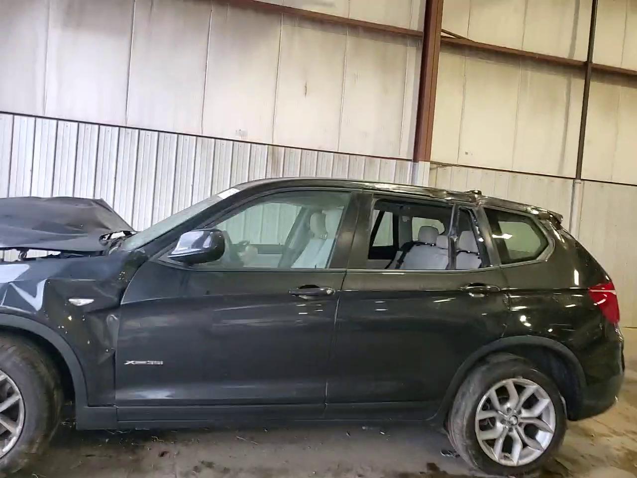 Фото: 5UXWX7C52DL981859