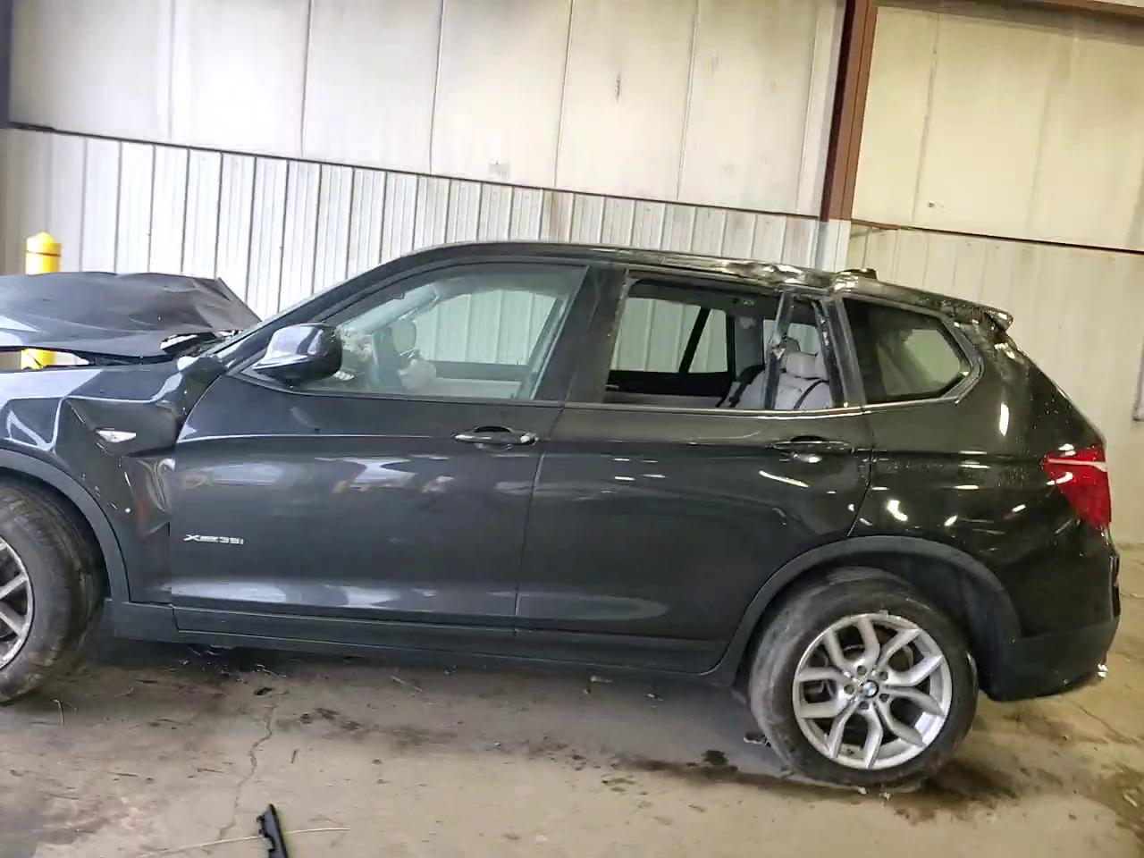 Фото: 5UXWX7C52DL981859