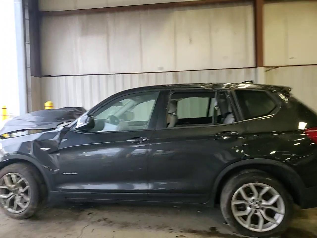 Фото: 5UXWX7C52DL981859