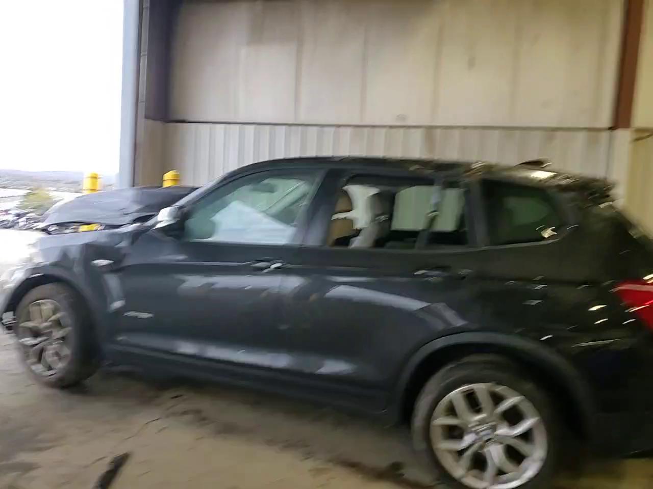 Фото: 5UXWX7C52DL981859