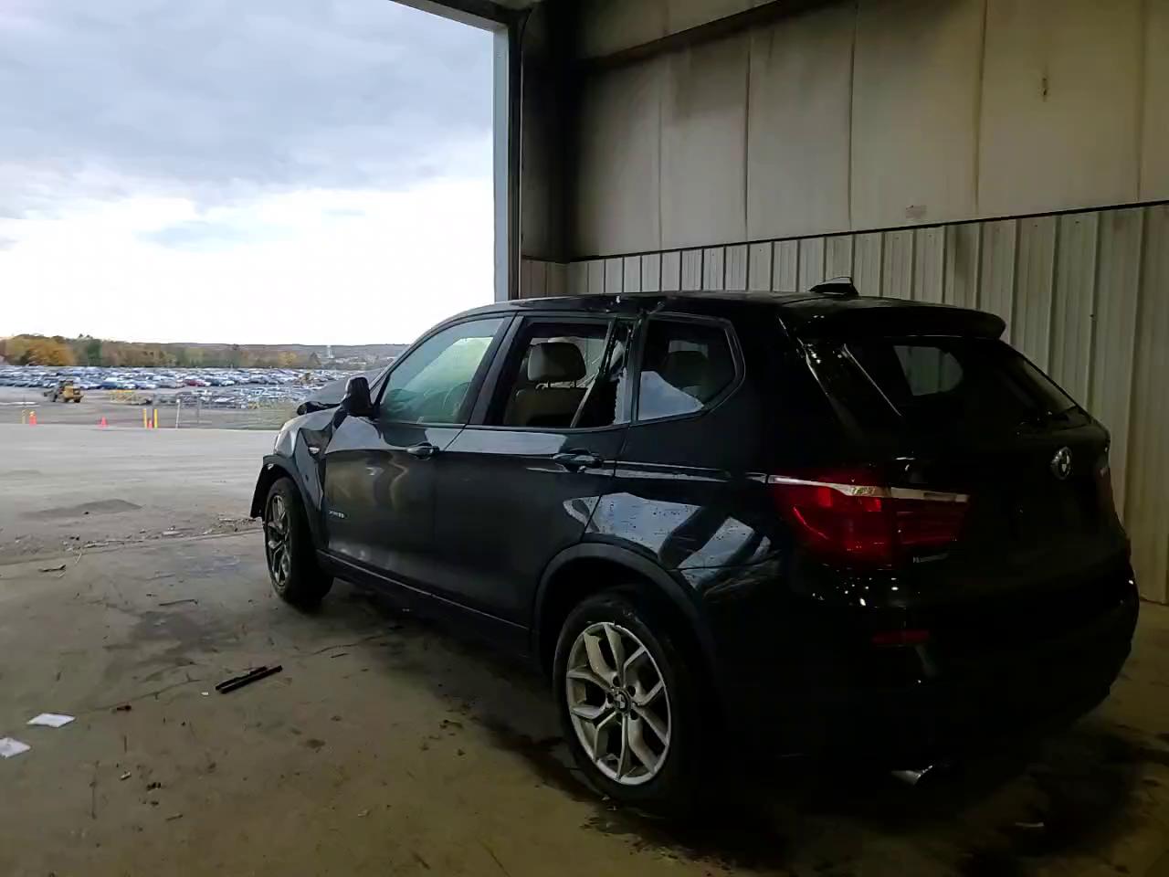 Фото: 5UXWX7C52DL981859