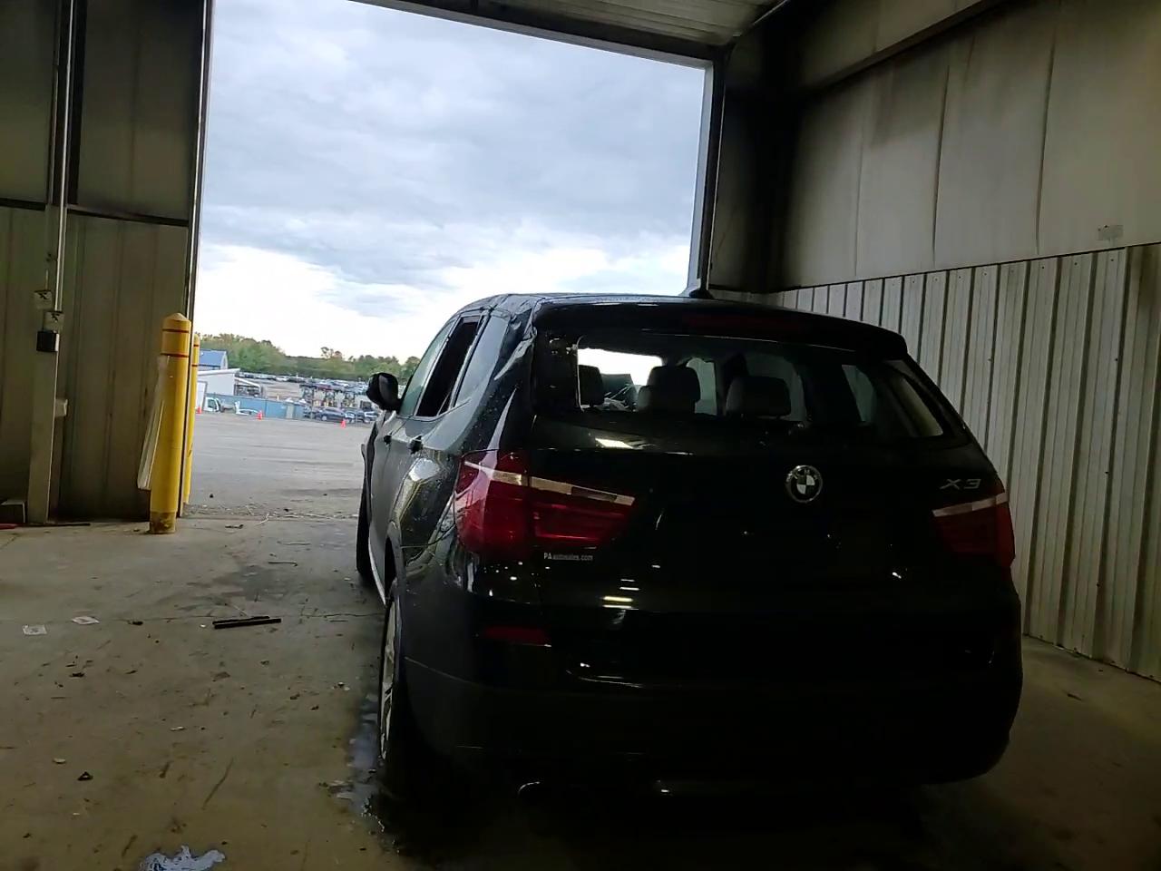 Фото: 5UXWX7C52DL981859