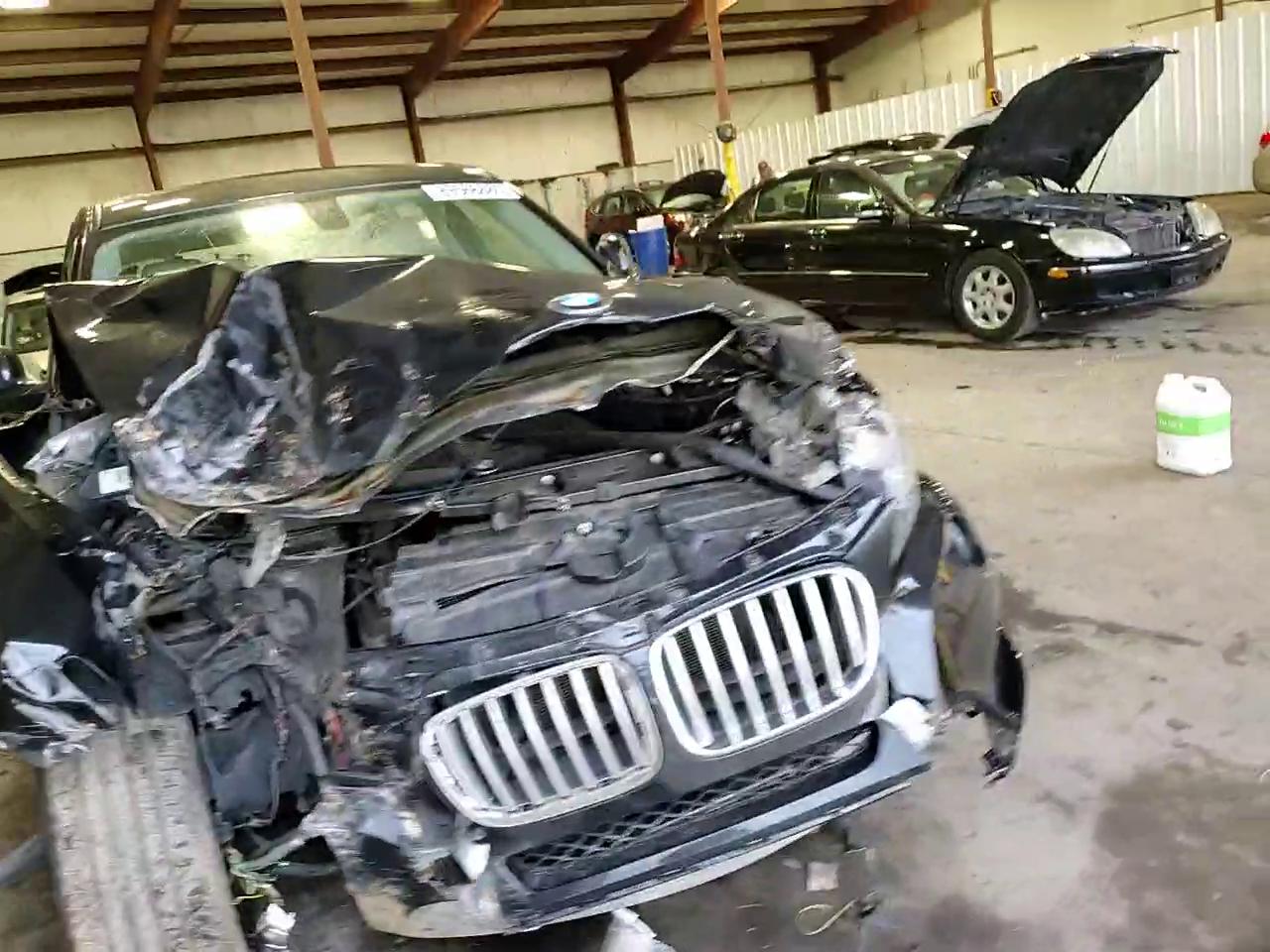 Фото: 5UXWX7C52DL981859