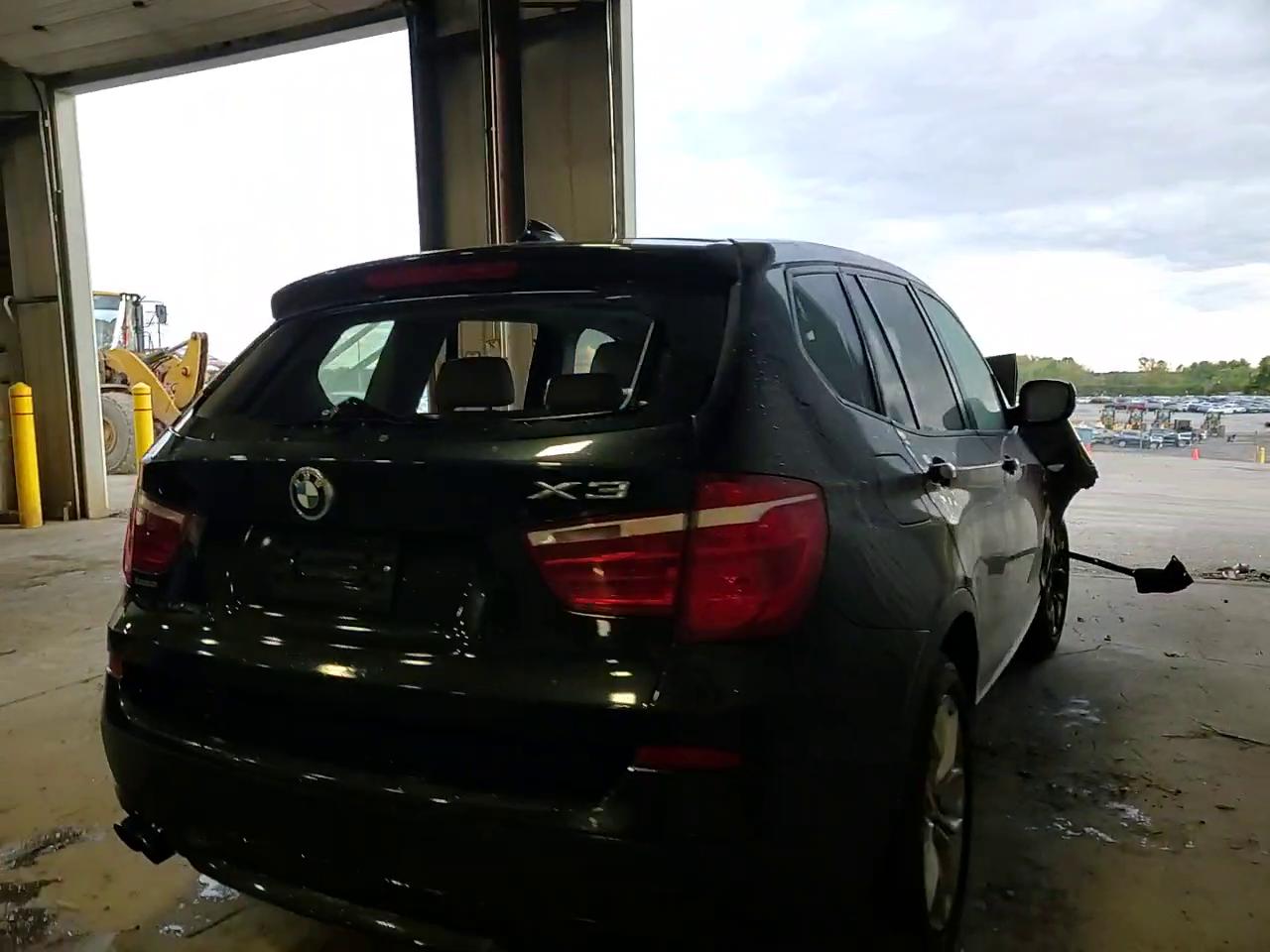 Фото: 5UXWX7C52DL981859