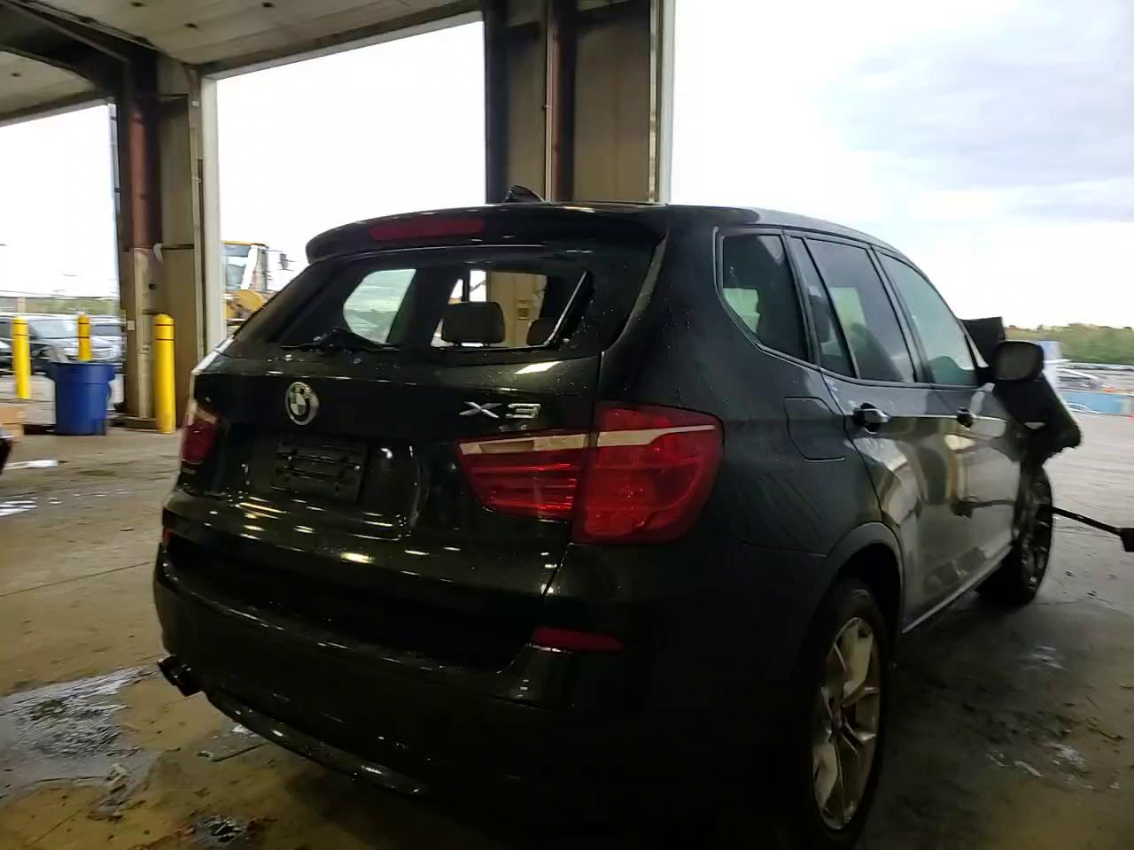 Фото: 5UXWX7C52DL981859