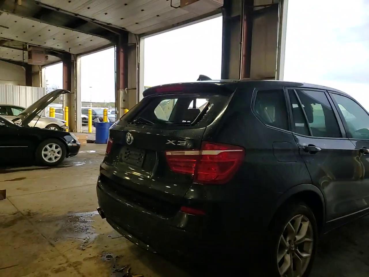 Фото: 5UXWX7C52DL981859