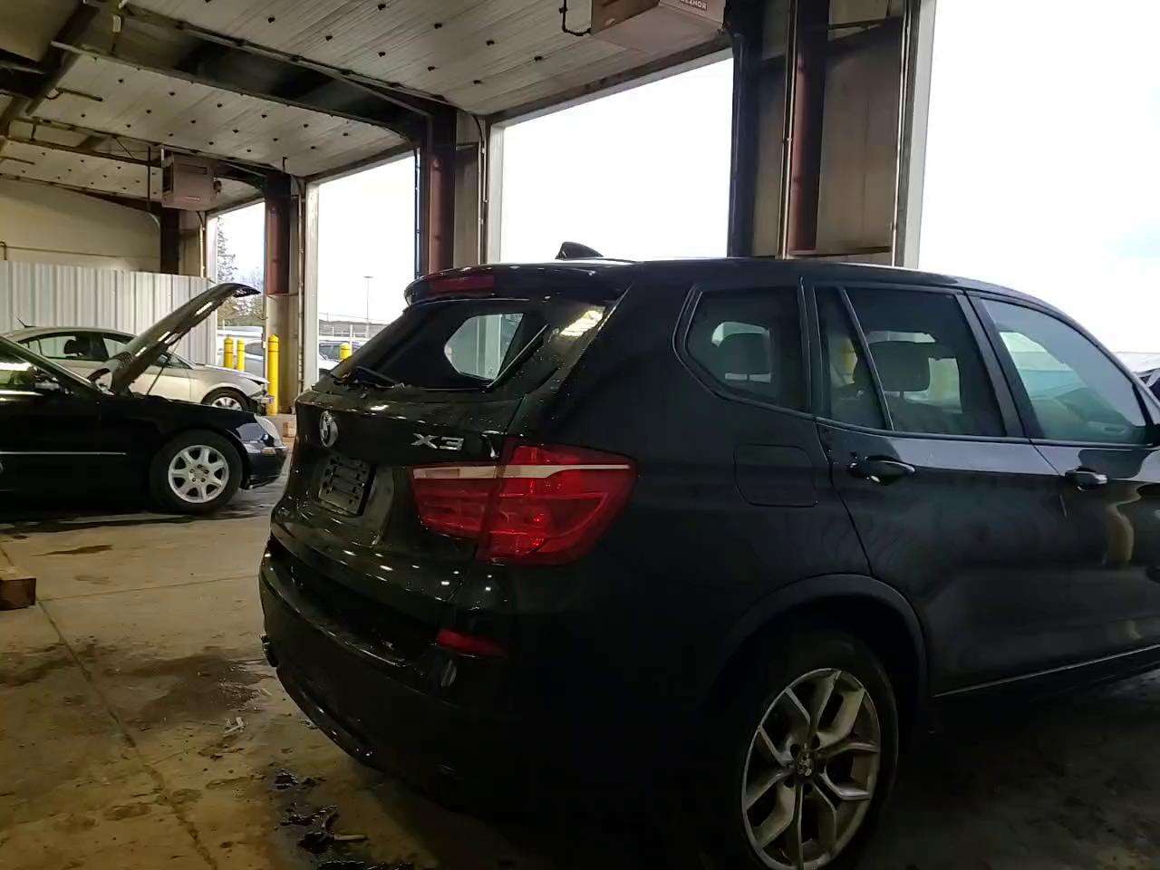 Фото: 5UXWX7C52DL981859