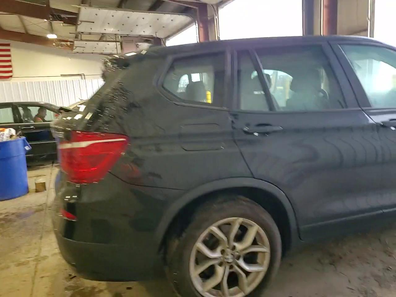 Фото: 5UXWX7C52DL981859