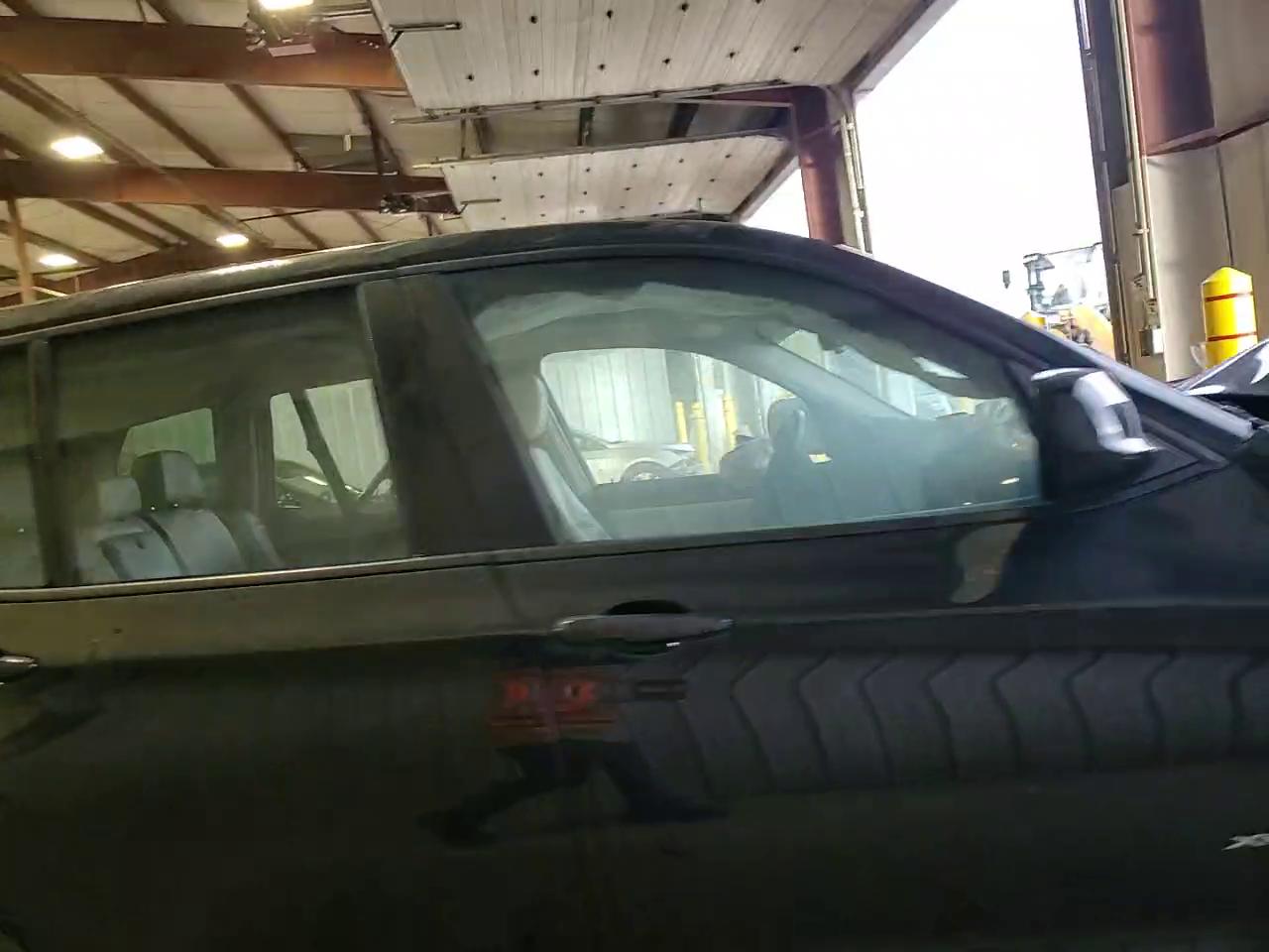 Фото: 5UXWX7C52DL981859