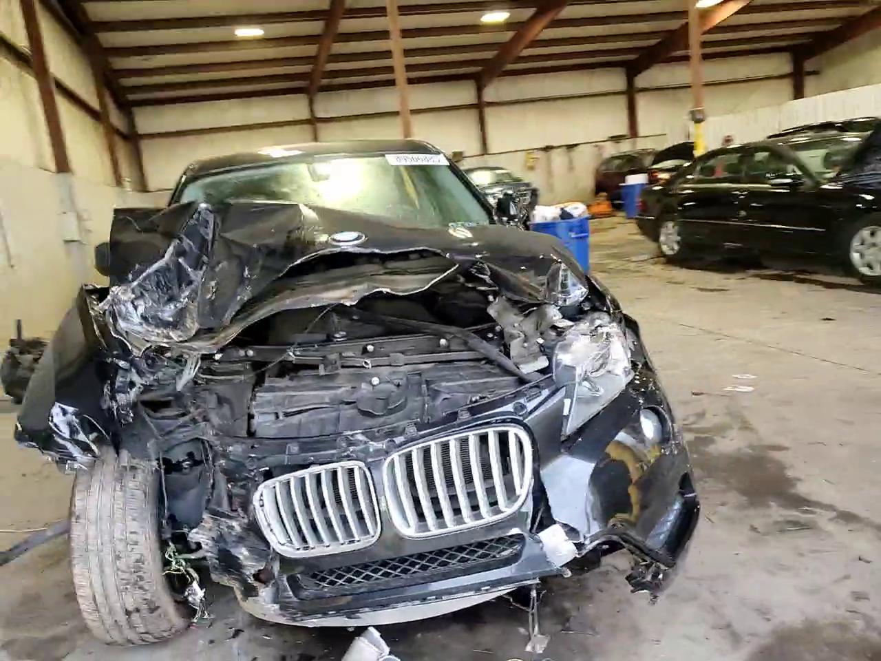 Фото: 5UXWX7C52DL981859