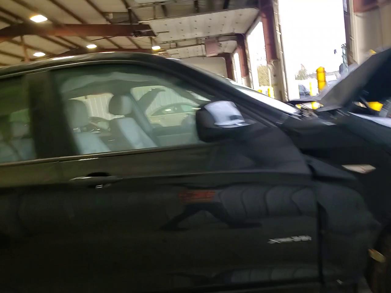 Фото: 5UXWX7C52DL981859