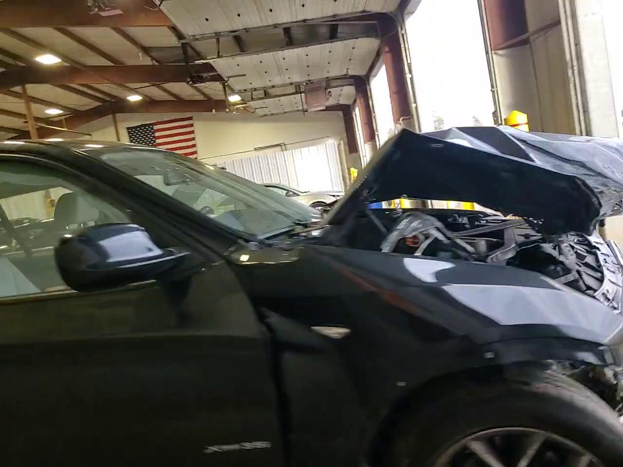 Фото: 5UXWX7C52DL981859