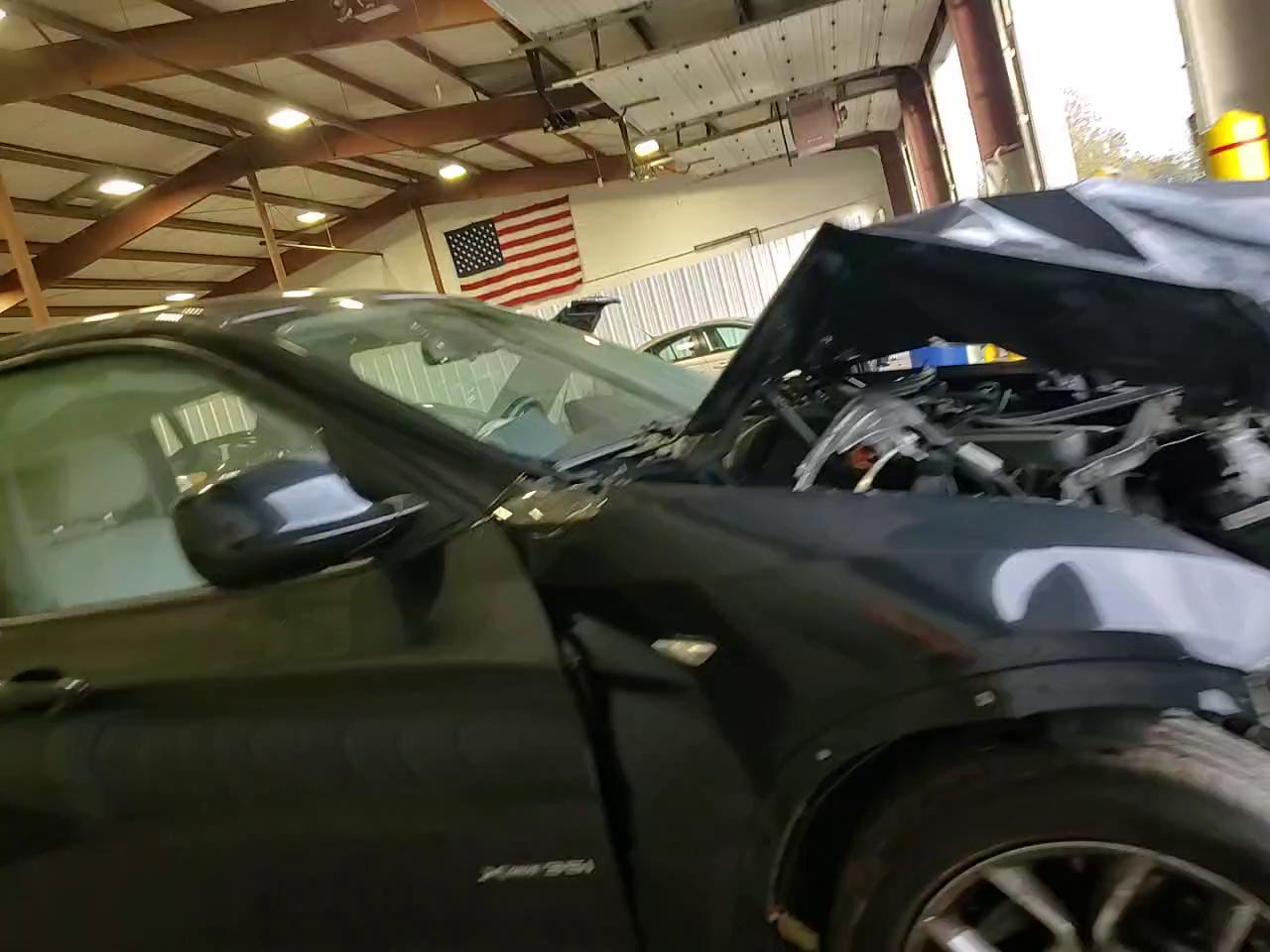 Фото: 5UXWX7C52DL981859