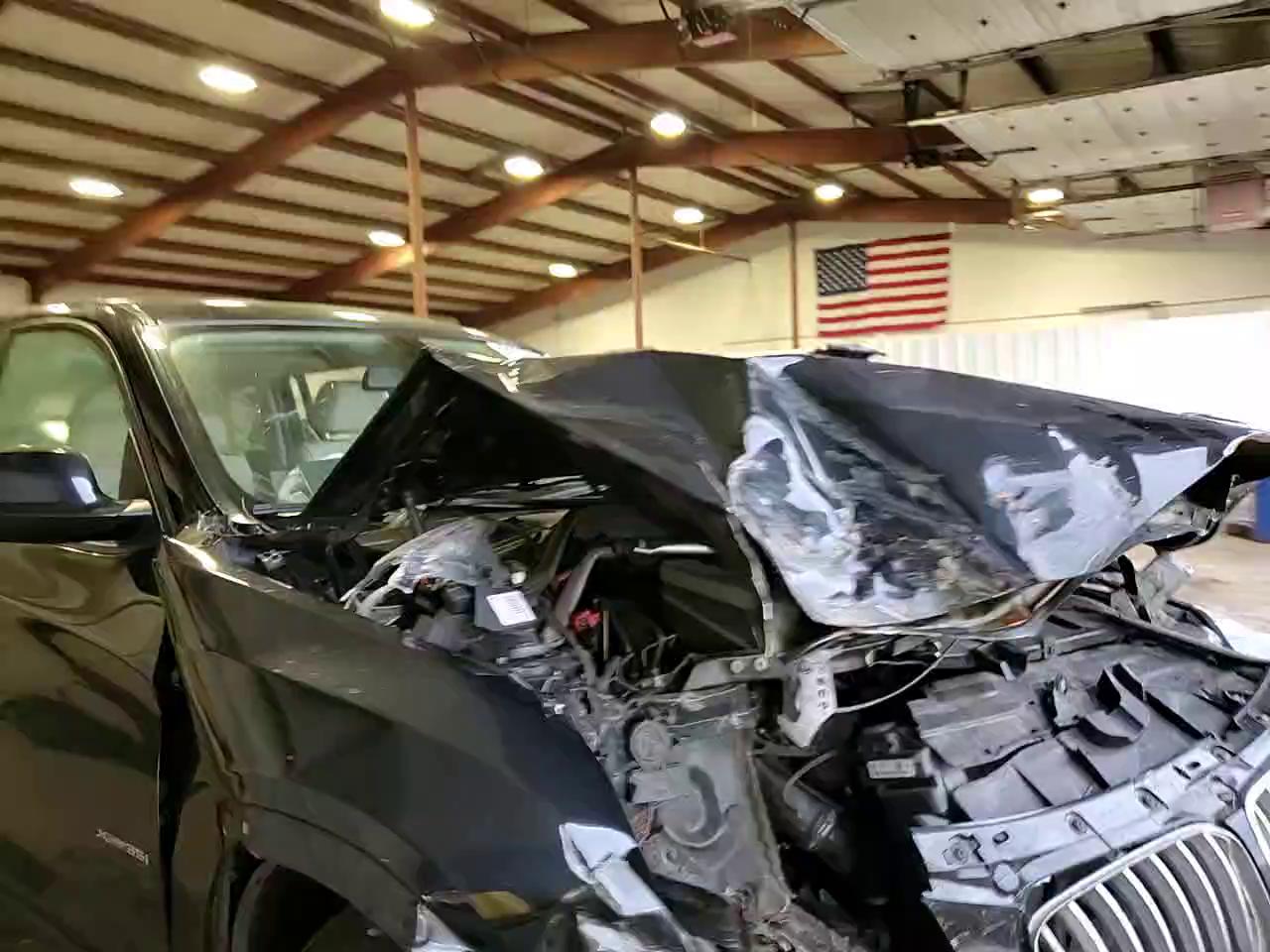 Фото: 5UXWX7C52DL981859