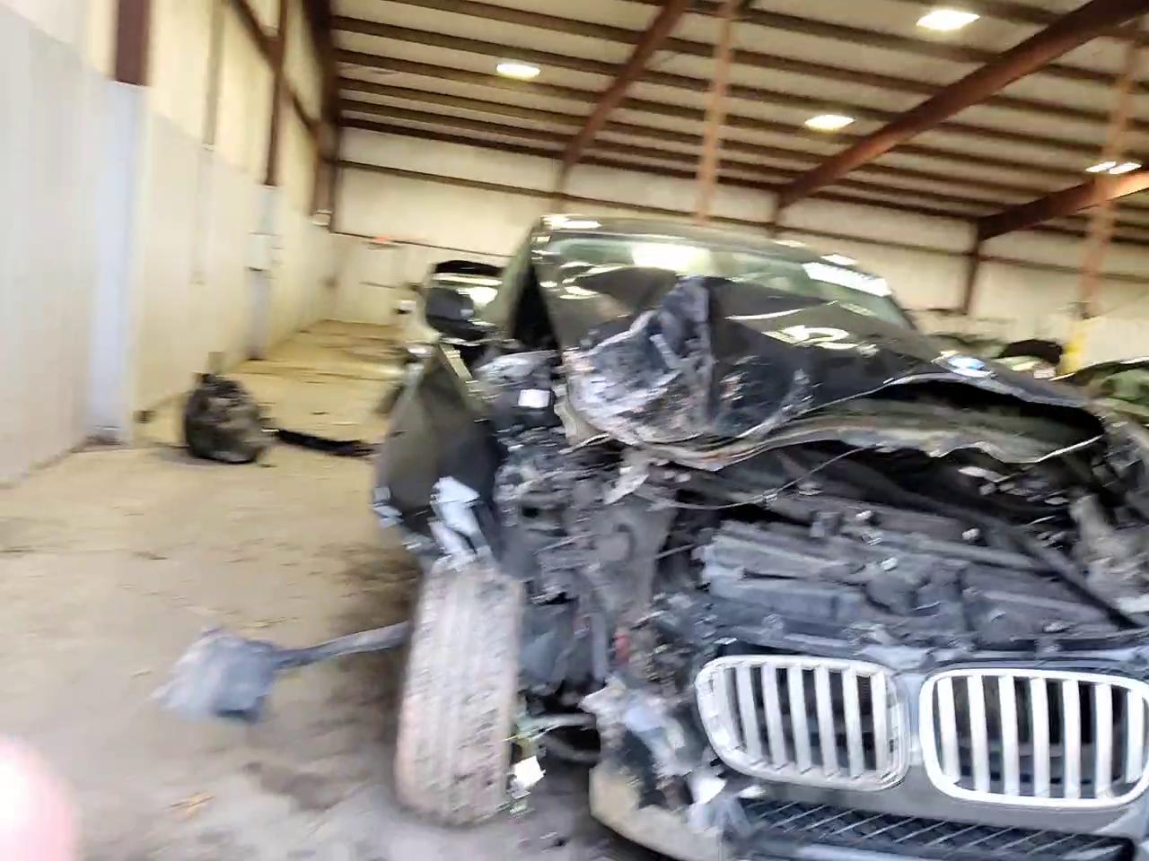 Фото: 5UXWX7C52DL981859