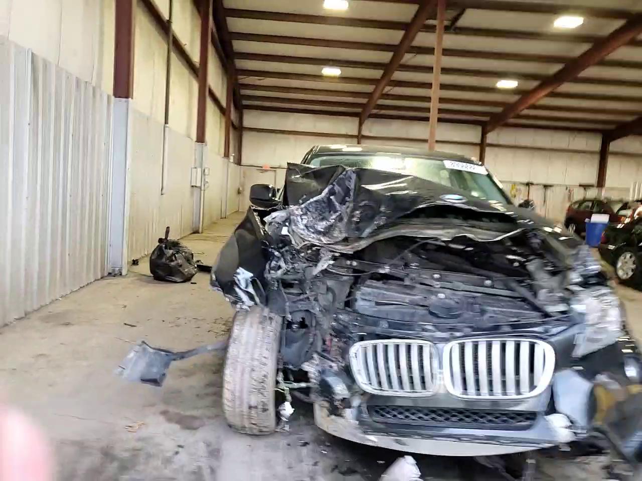 Фото: 5UXWX7C52DL981859