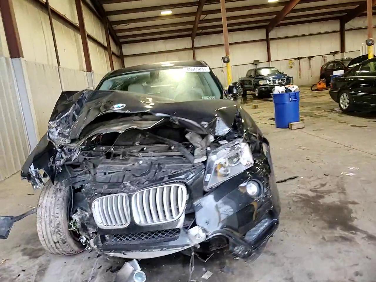 Фото: 5UXWX7C52DL981859