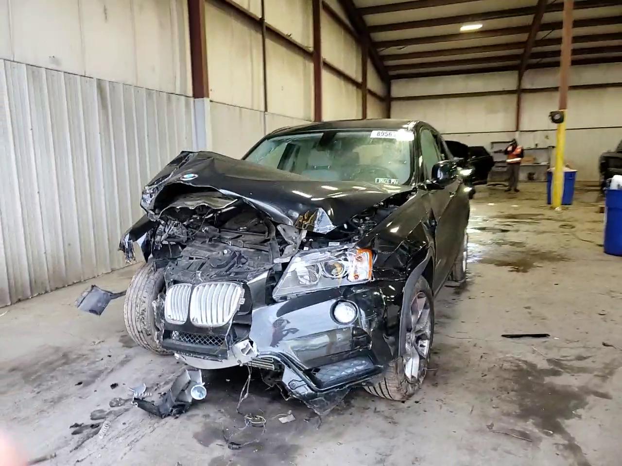 Фото: 5UXWX7C52DL981859