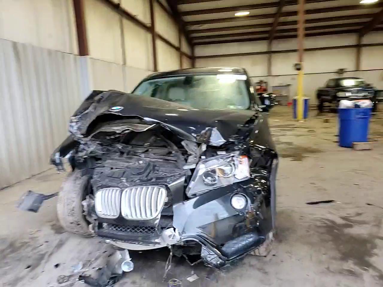 Фото: 5UXWX7C52DL981859