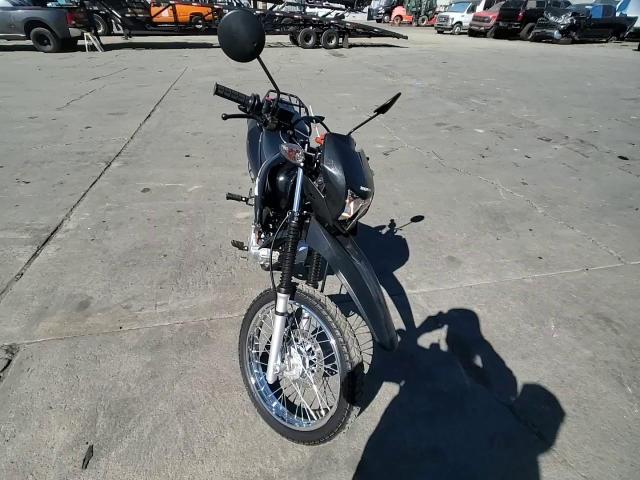 2024 Honda Xr150L E VIN: 3H1KD1313RD101711 Lot: 82188235