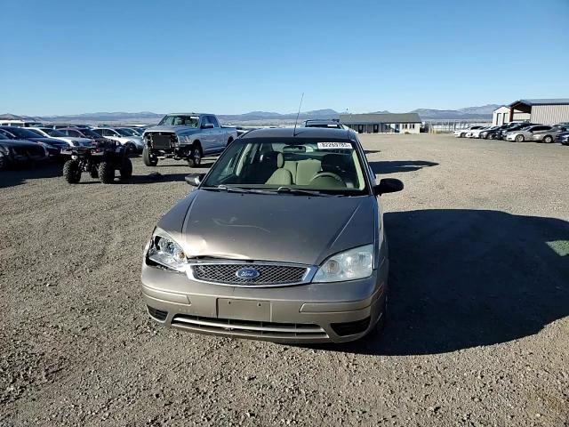 2005 Ford Focus Zx4 VIN: 1FAFP34N55W276388 Lot: 82269785