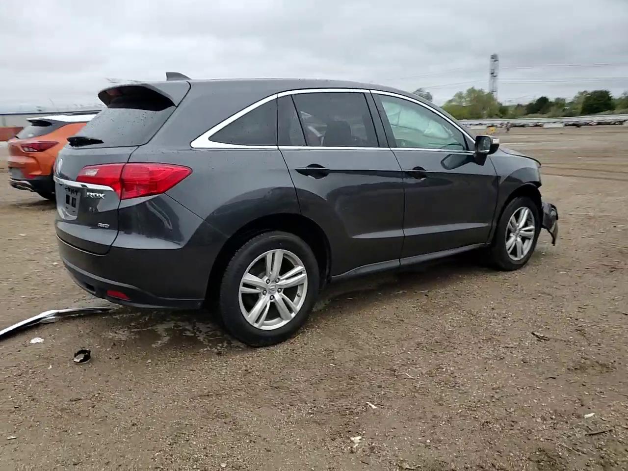 Фото: 5J8TB4H52DL005561