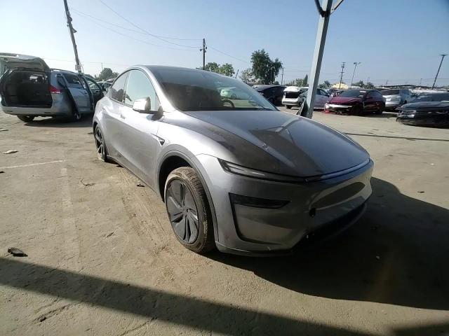 2026 Tesla Model Y VIN: 7SAYGDED1TA439957 Lot: 90232715
