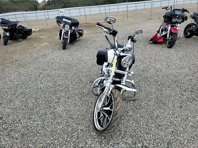 2014 Harley-Davidson Xl1200 T VIN: 1HD1LL327EC430414 Lot: 86158975