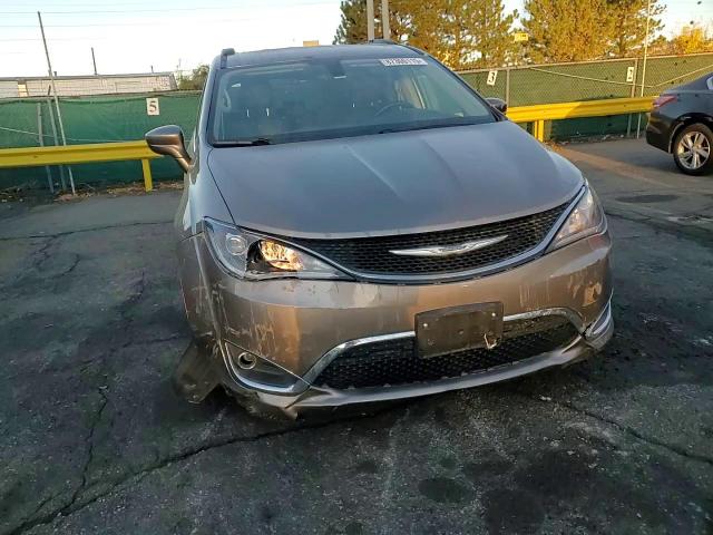 2017 Chrysler Pacifica Touring L VIN: 2C4RC1BG9HR822957 Lot: 87300115
