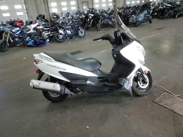 2016 Suzuki Uh200 VIN: MLCCH41A6G1600114 Lot: 84985555