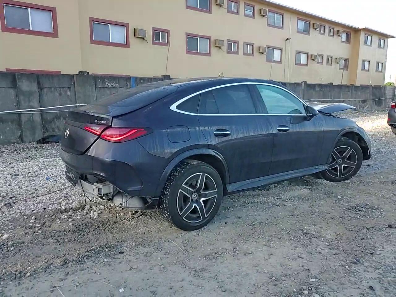 Фото: W1NKJ4HBXRF095897