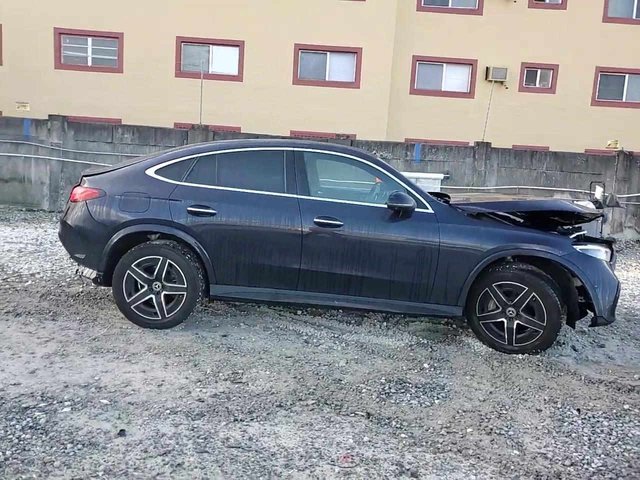 Фото: W1NKJ4HBXRF095897