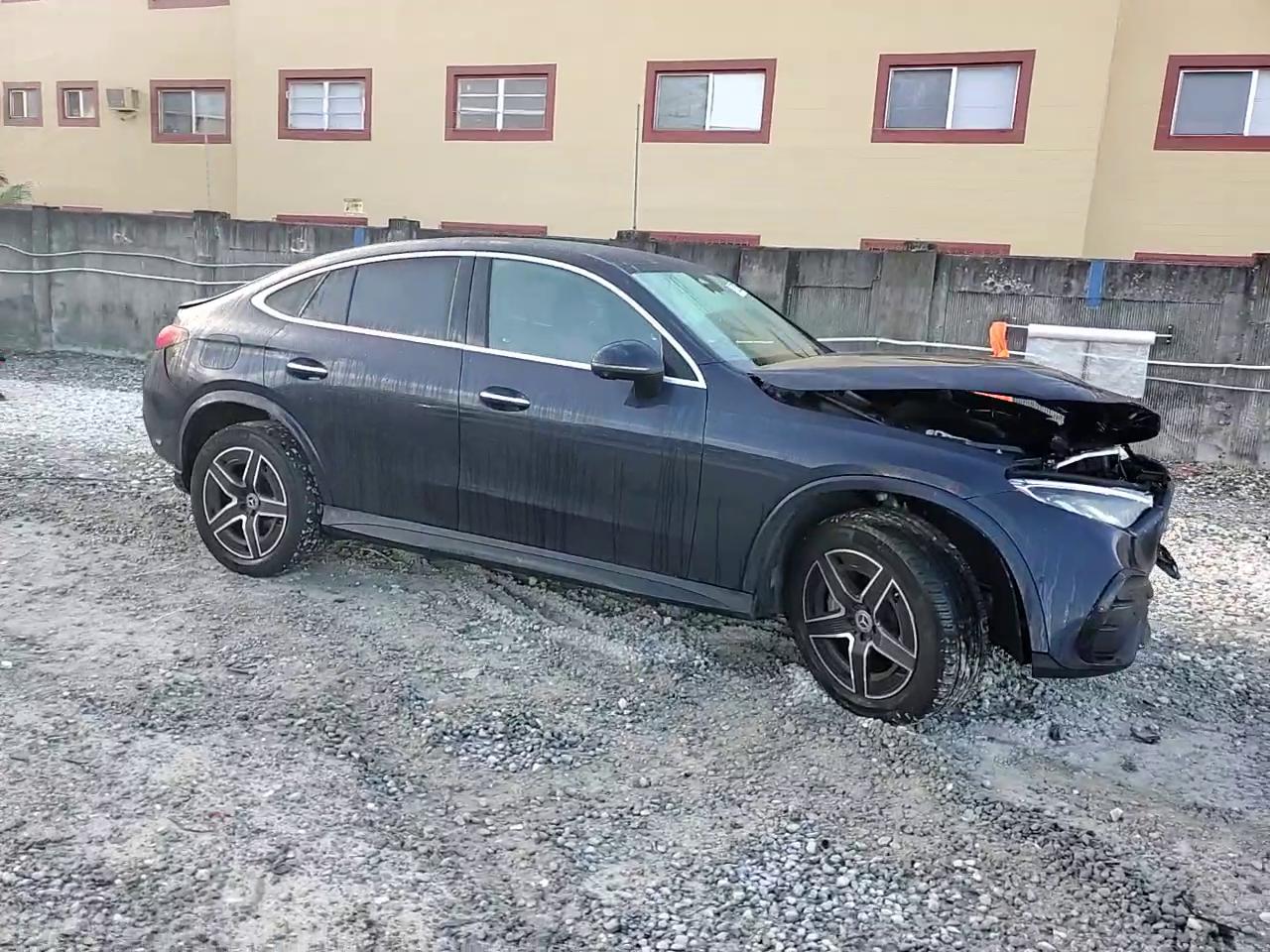 Фото: W1NKJ4HBXRF095897