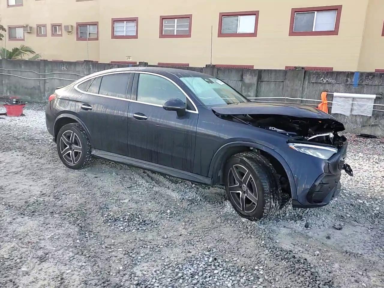 Фото: W1NKJ4HBXRF095897