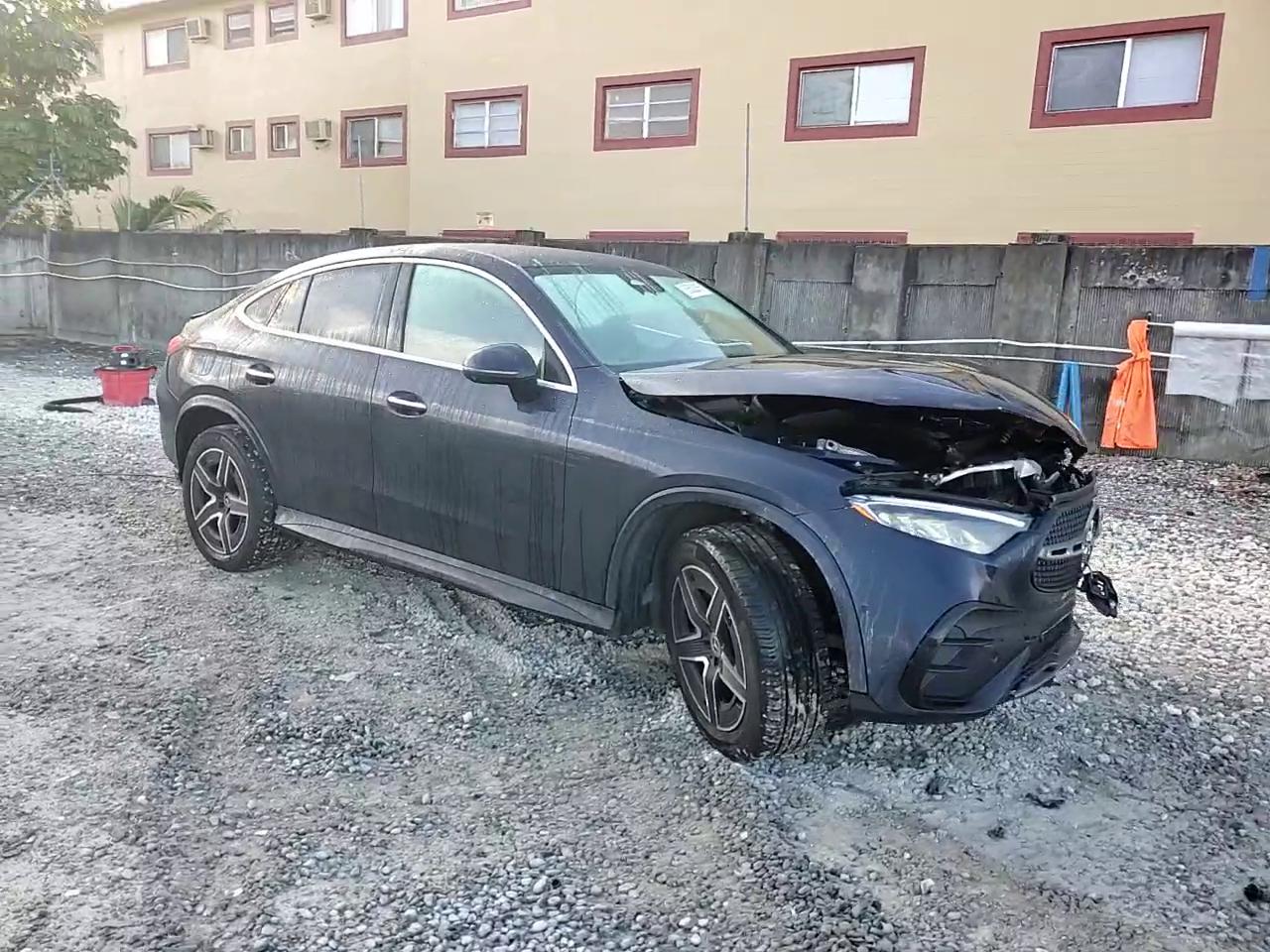 Фото: W1NKJ4HBXRF095897