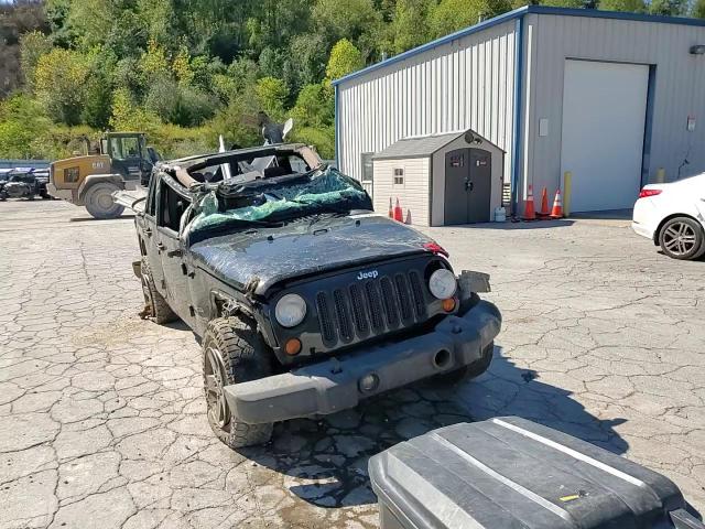 2013 Jeep Wrangler Unlimited Sport VIN: 1C4BJWDG8DL520872 Lot: 84552875