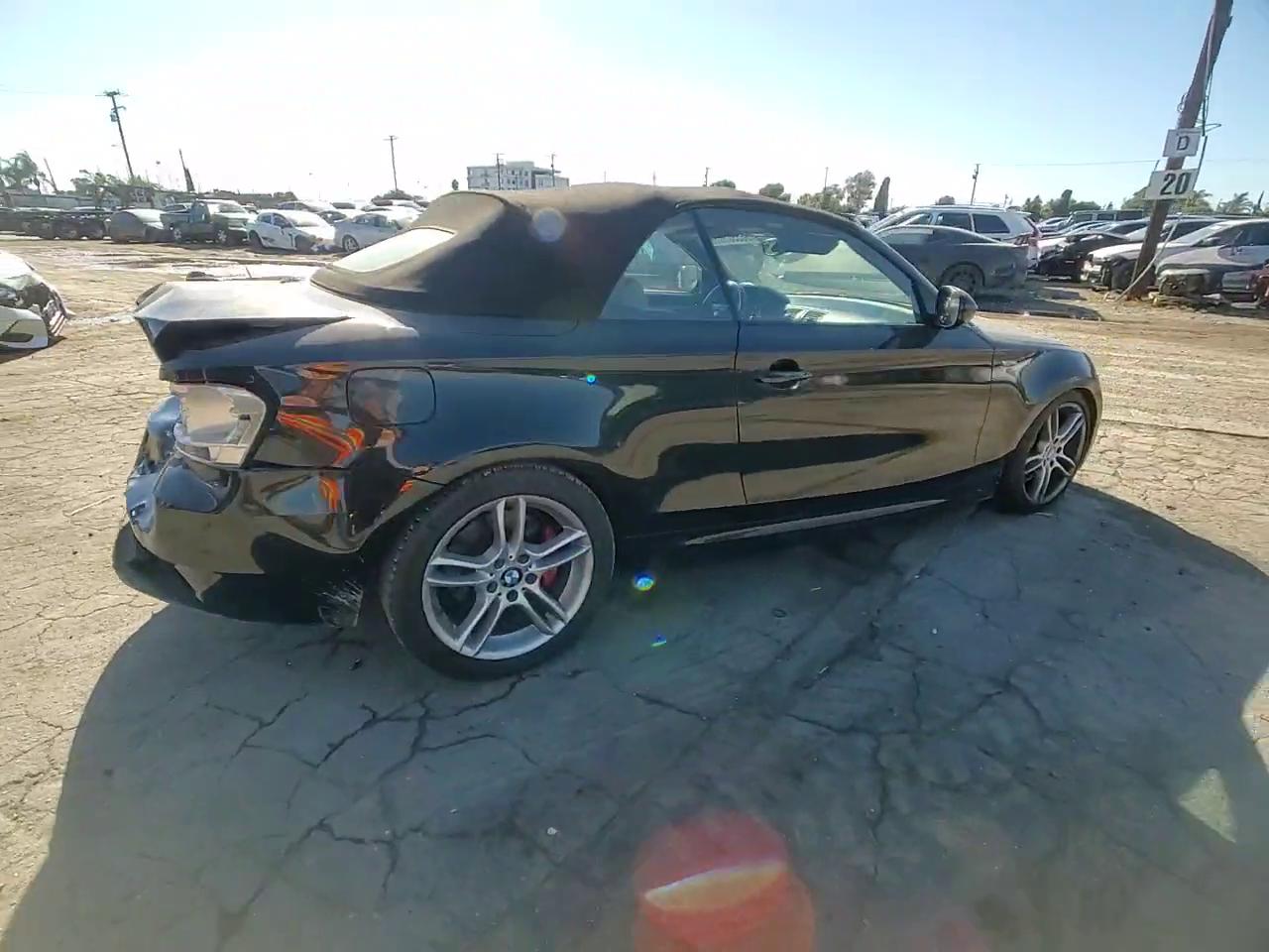 Фото: WBAUN9C52AVK41302