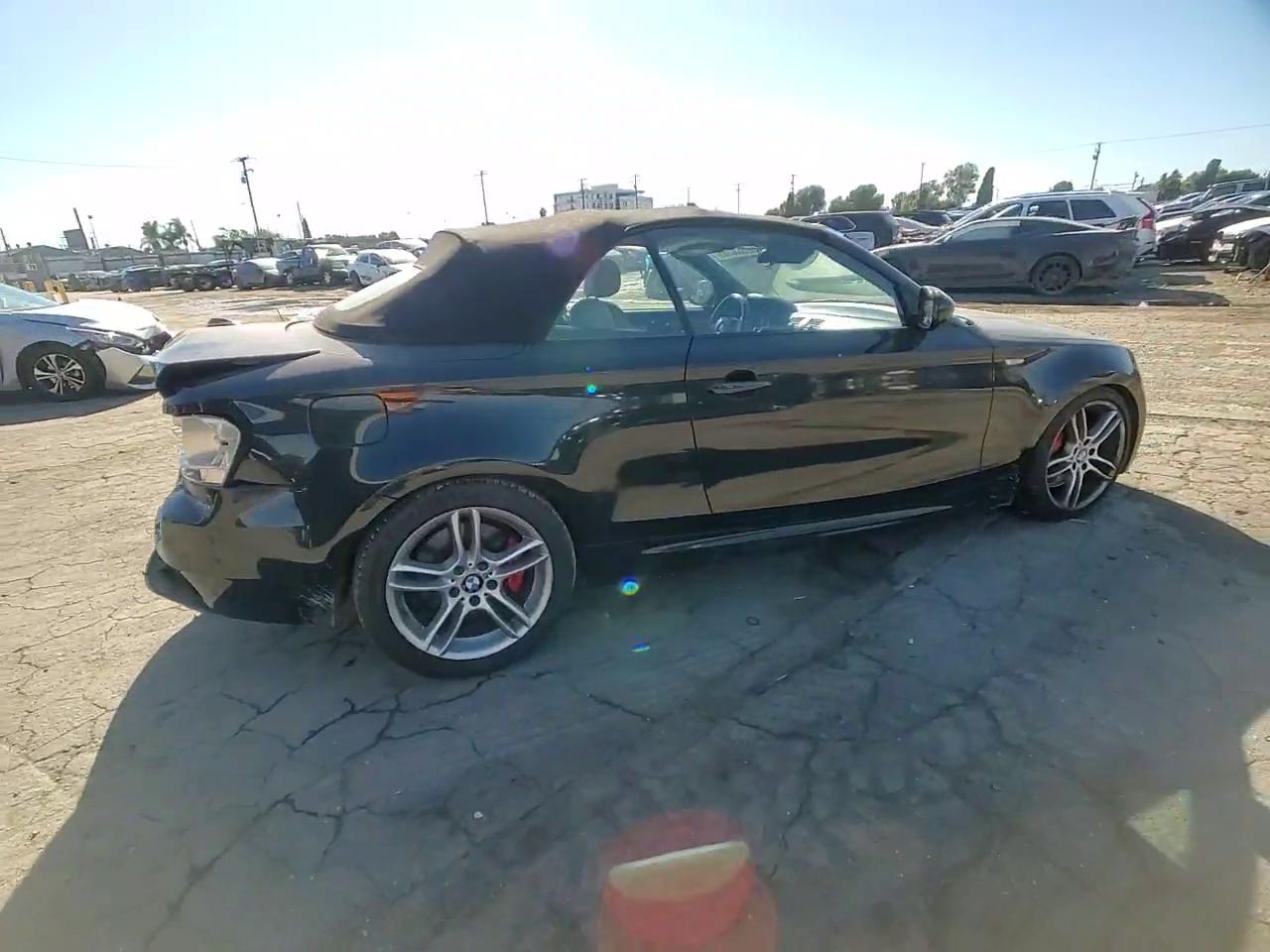 Фото: WBAUN9C52AVK41302