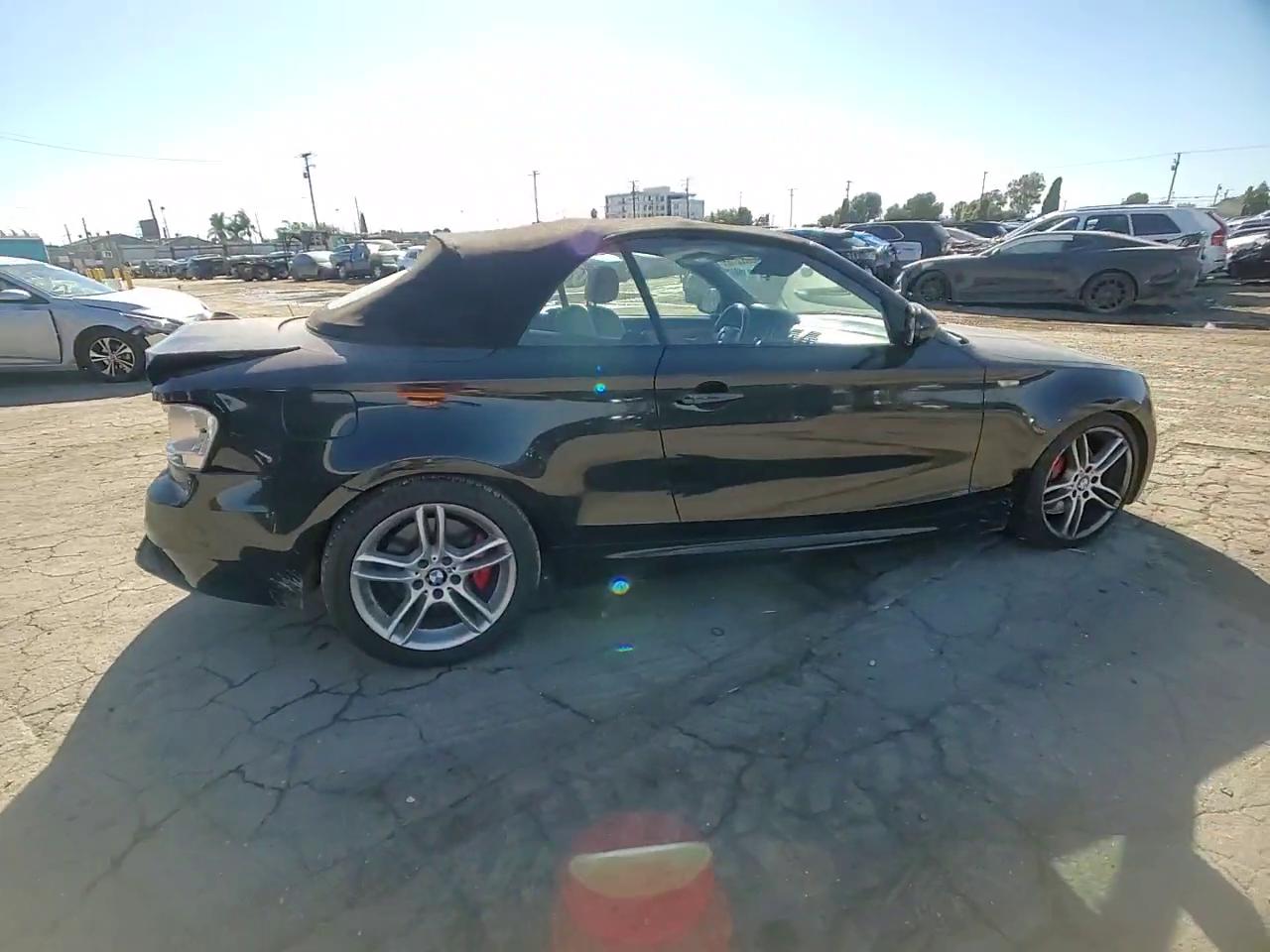 Фото: WBAUN9C52AVK41302