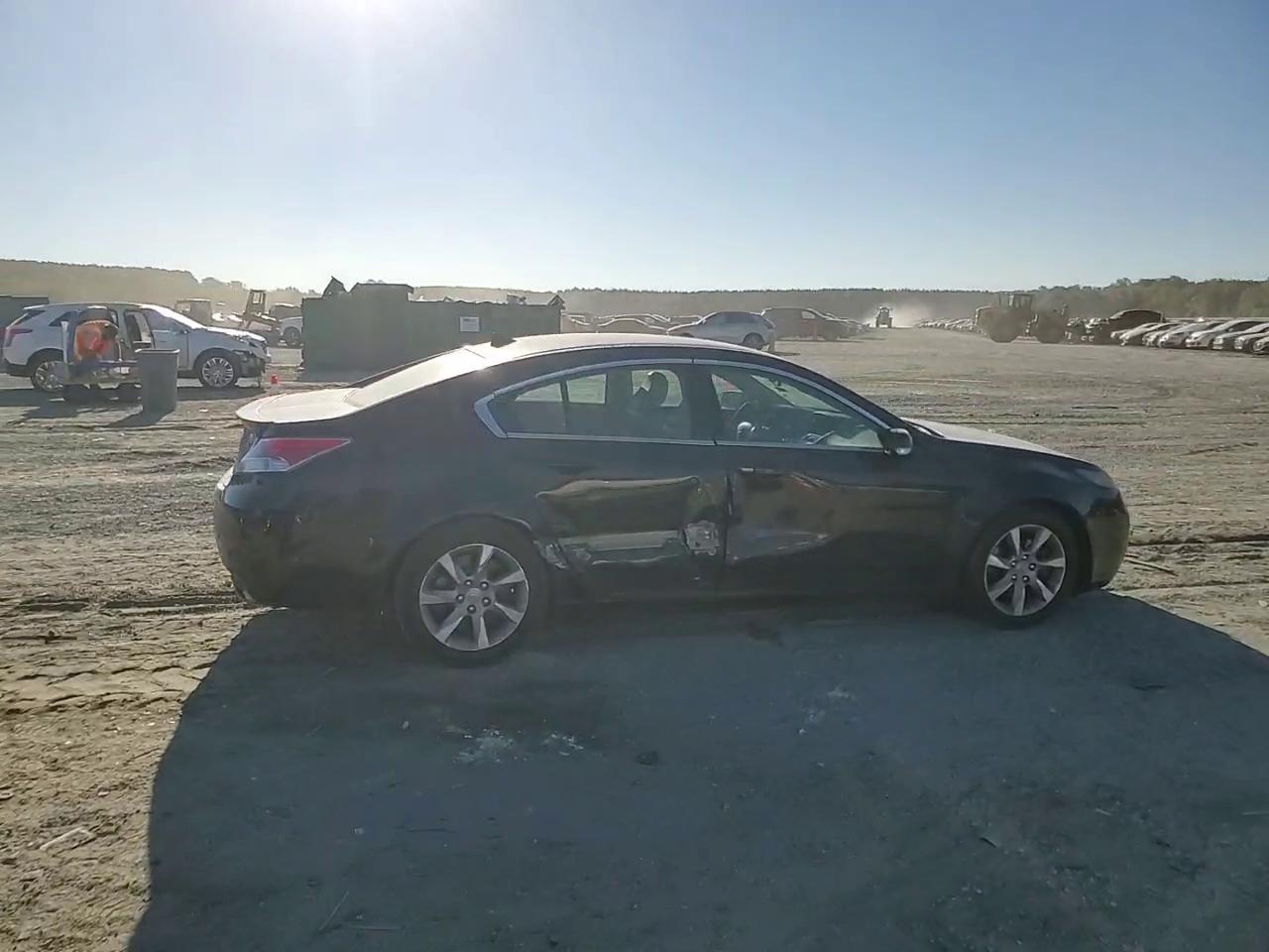 Фото: 19UUA8F55CA001693