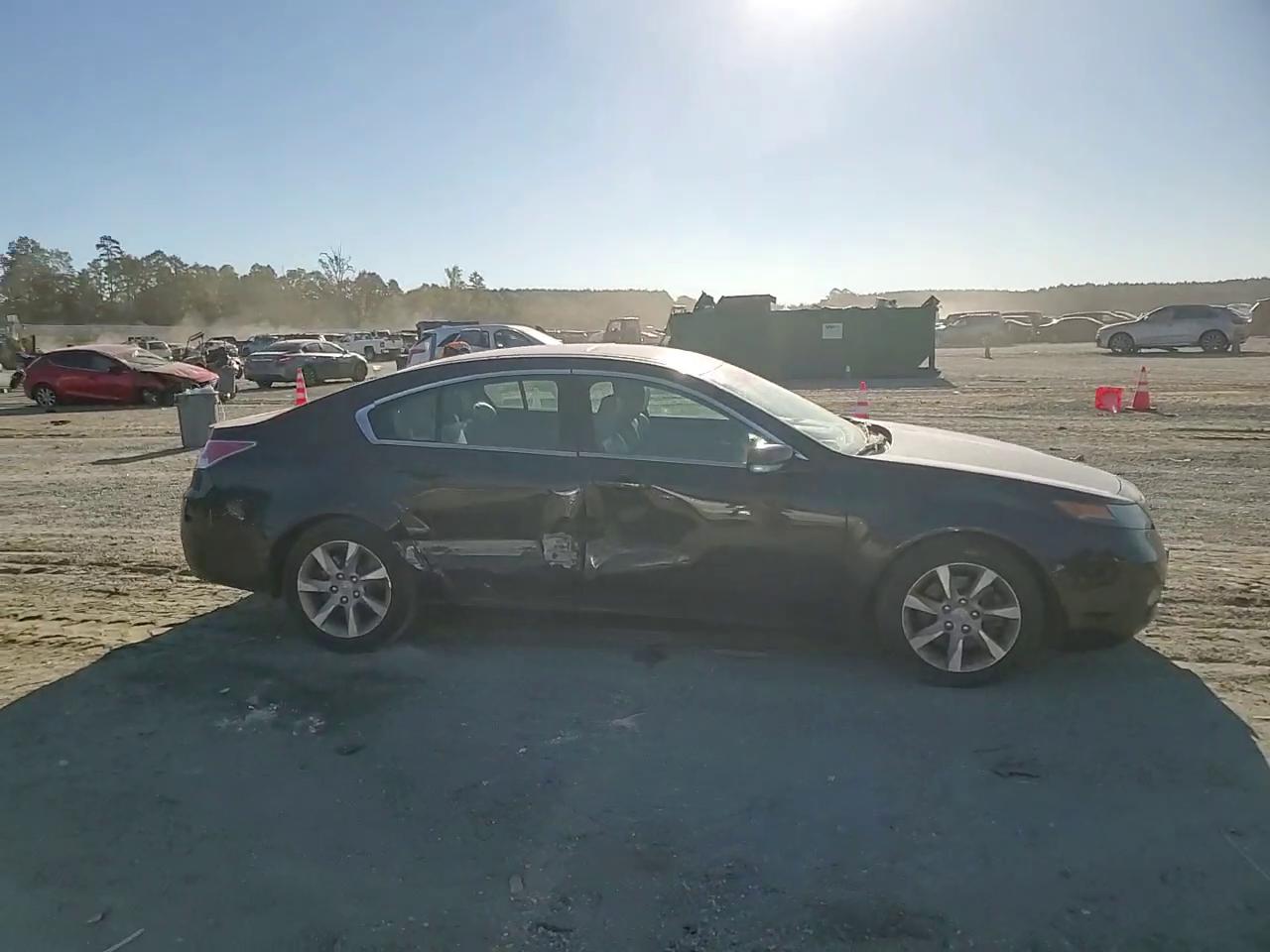 Фото: 19UUA8F55CA001693