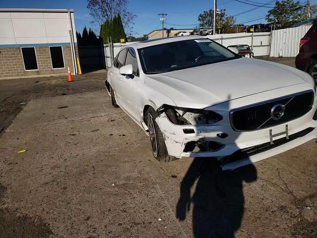 2018 Volvo S90 T5 Momentum VIN: LVY982MK7JP032050 Lot: 84062875