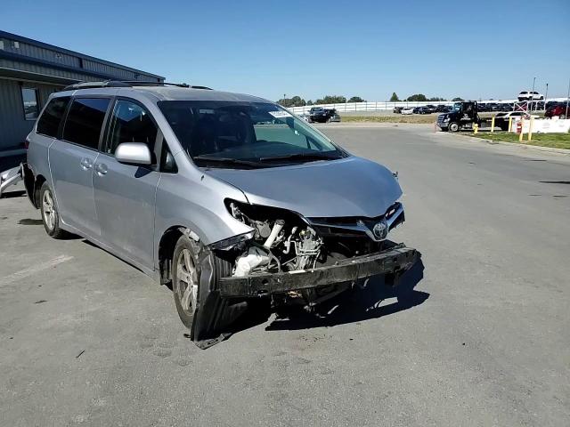 2018 Toyota Sienna Le VIN: 5TDKZ3DC9JS956838 Lot: 85386545
