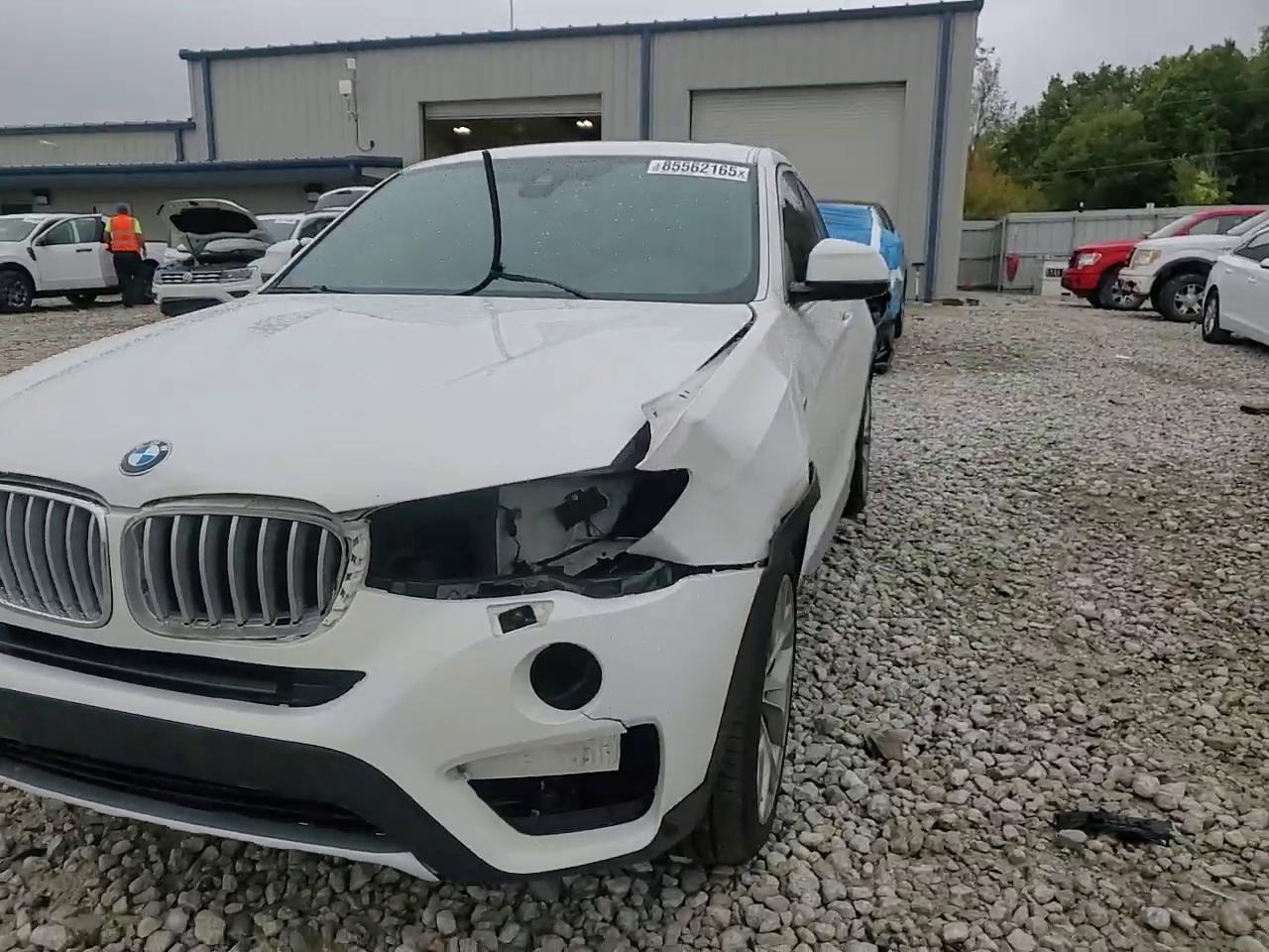 Фото: 5UXXW3C51J0T82187