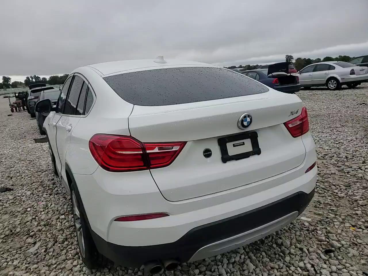 Фото: 5UXXW3C51J0T82187