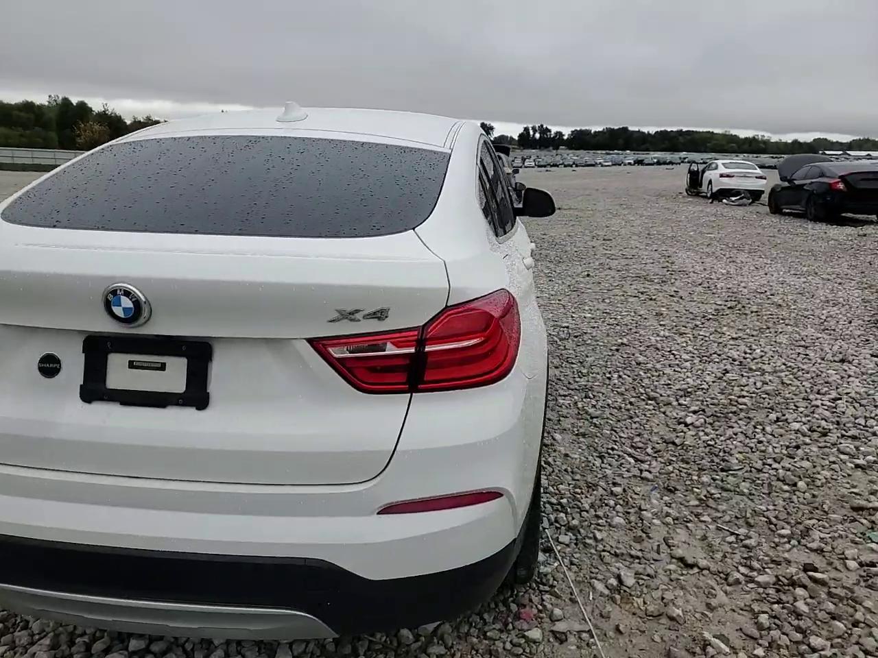 Фото: 5UXXW3C51J0T82187