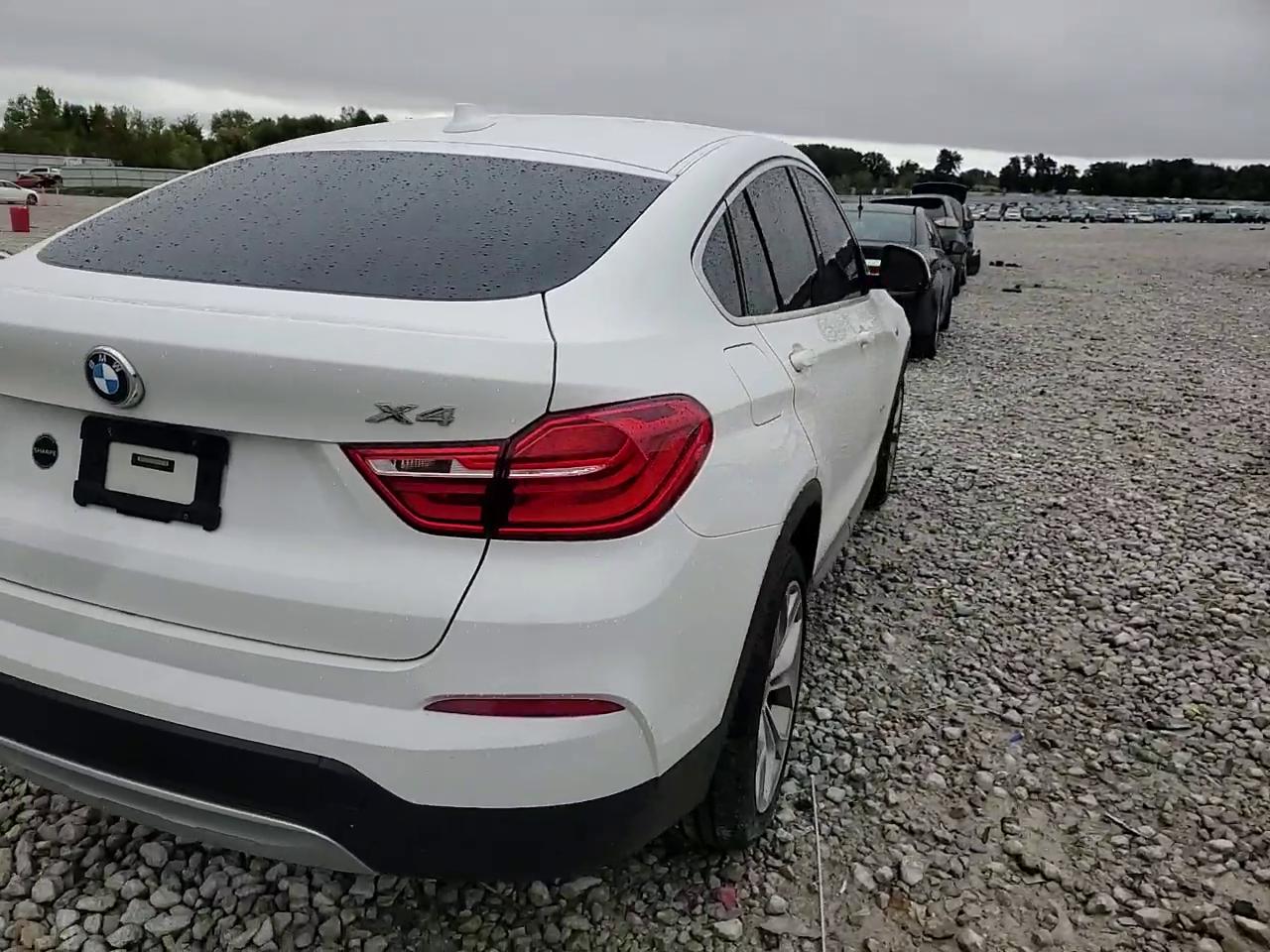 Фото: 5UXXW3C51J0T82187