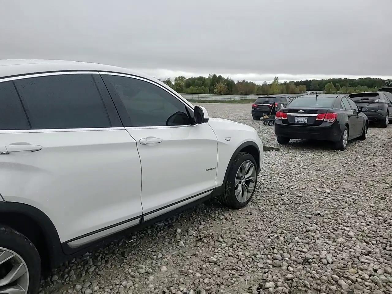 Фото: 5UXXW3C51J0T82187