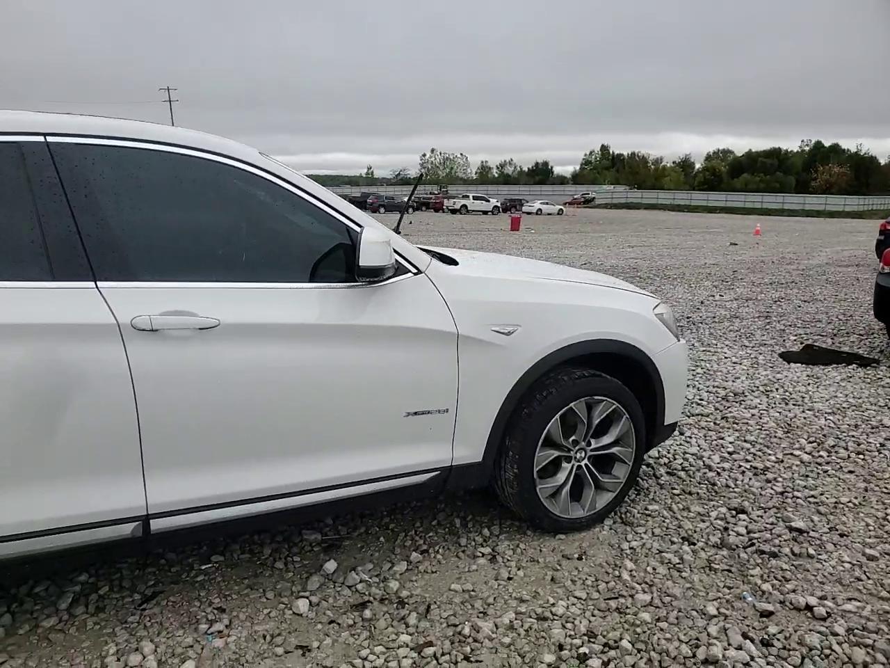 Фото: 5UXXW3C51J0T82187